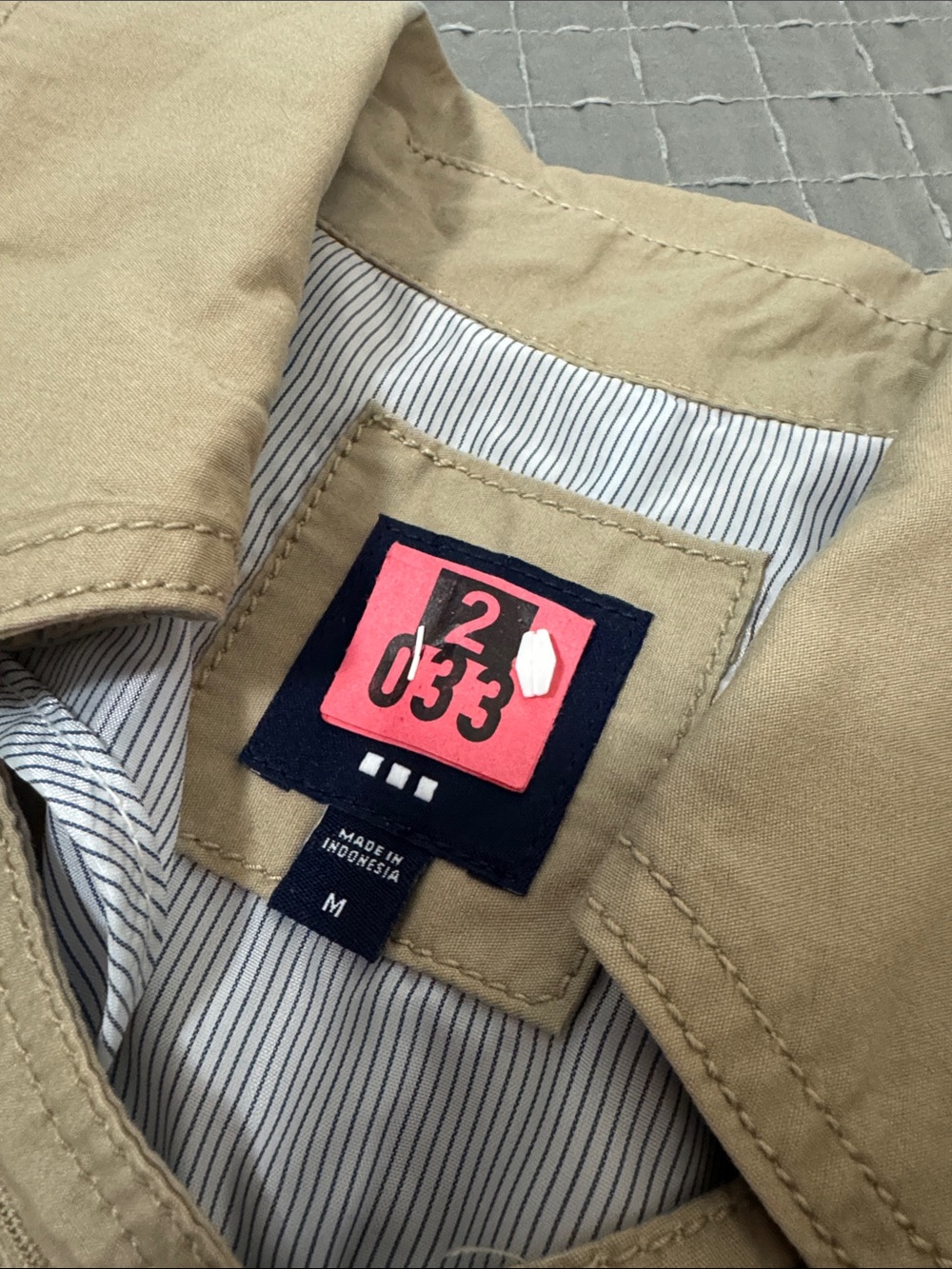 GAP Tan Trench Coat - Picture 2 of 2